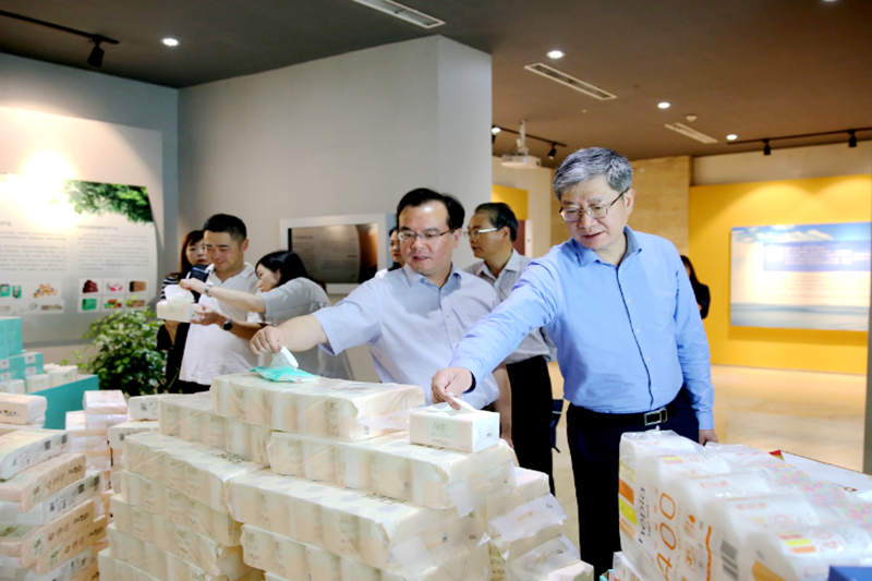 2019年 5月22日，时任浙江省社会组织综合党委专职副书记、省民政厅社会组织管理局局长蔡国华莅临银河集团(galaxy)调研企业发展情况和党建工作