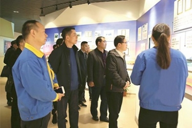 贵州省黔东南州委常委、榕江县县委书记贺代宏一行到公司参观学习考察