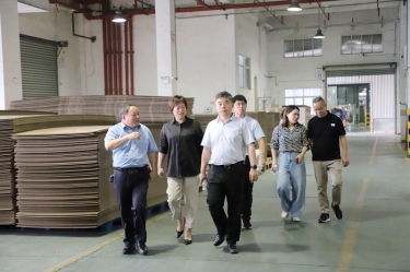 平湖市委常委、副市长张斌莅临银河集团(galaxy)全资子公司平湖景包调研残疾人就业工作